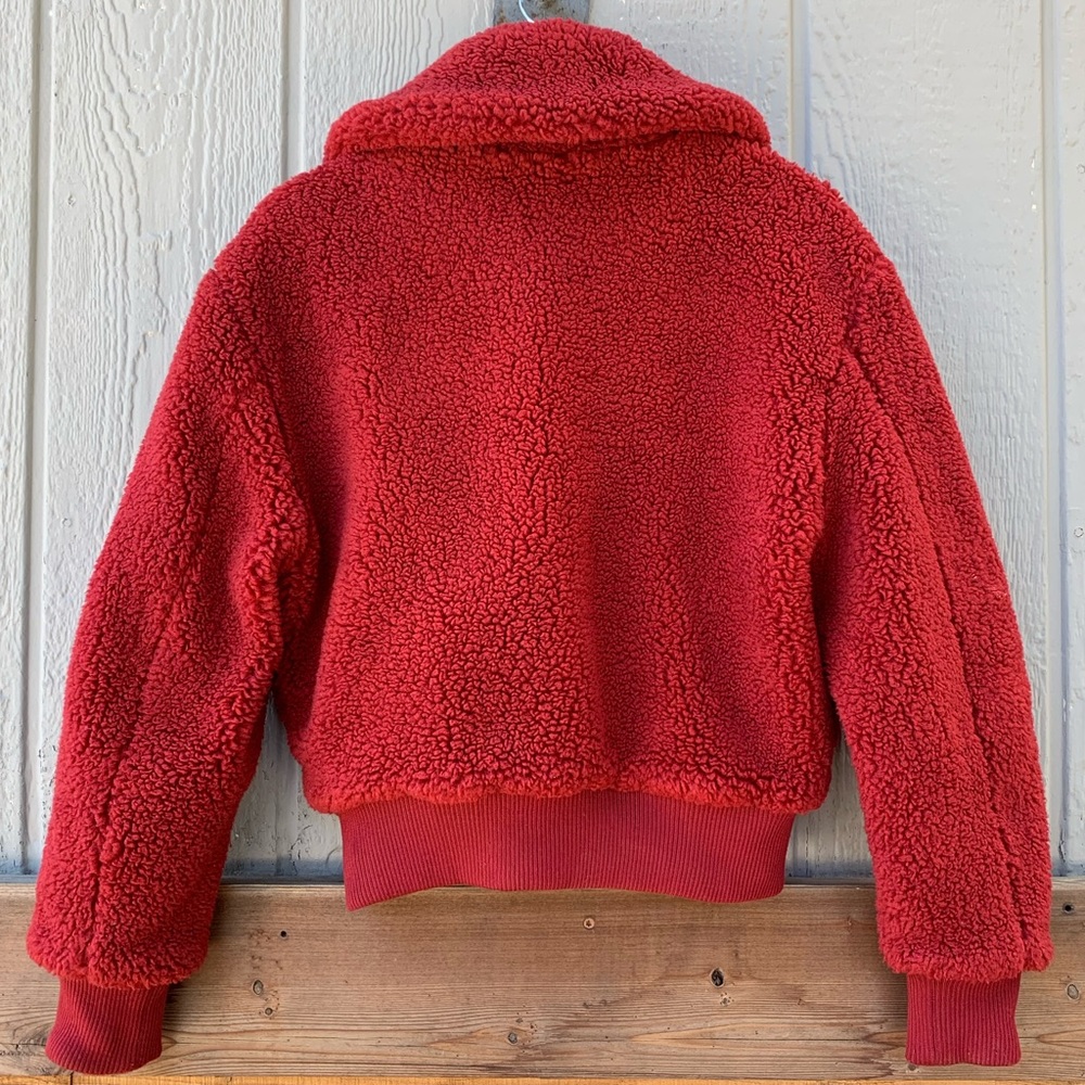 Wilfred Free red plush oversized full zip teddy sherpa jacket semi cropped - Picture 11 of 16
